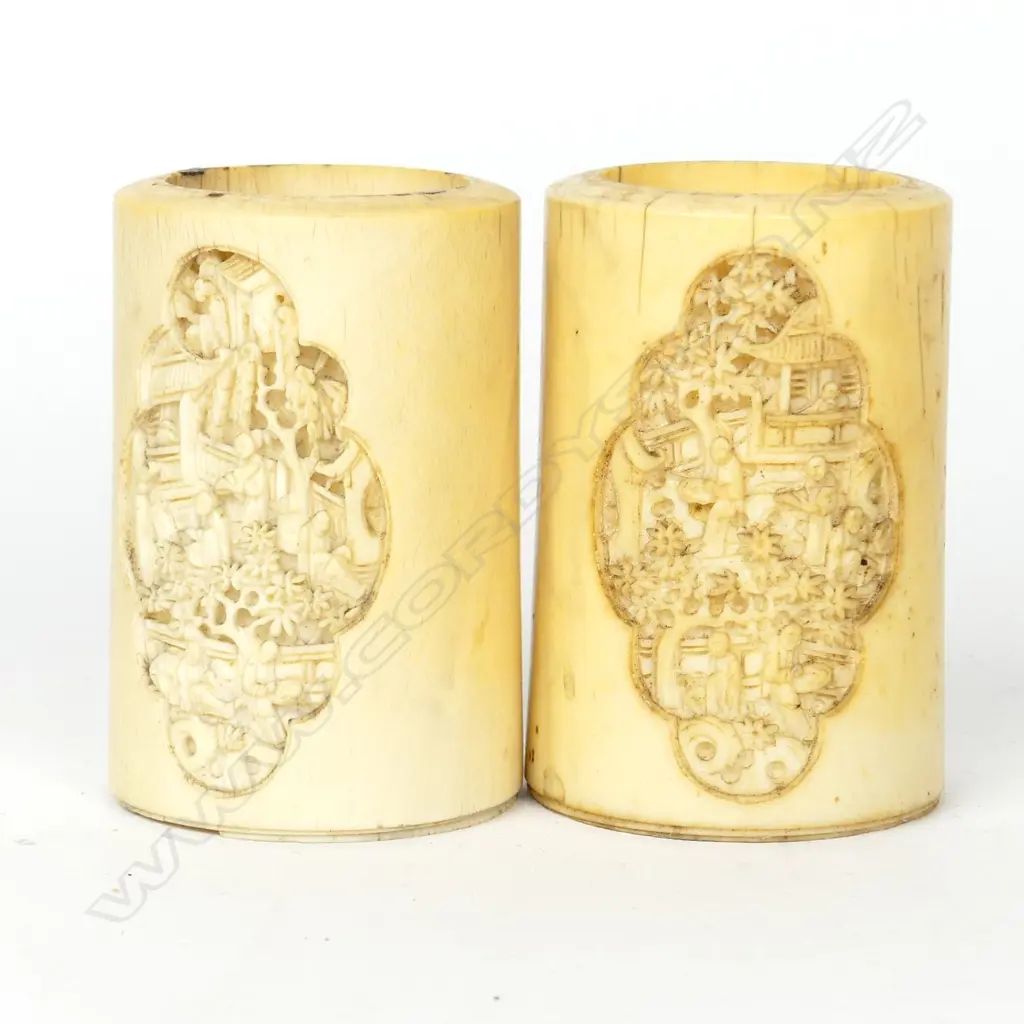 A pair of Chinese ivory carved small cylinder vases Image 1++