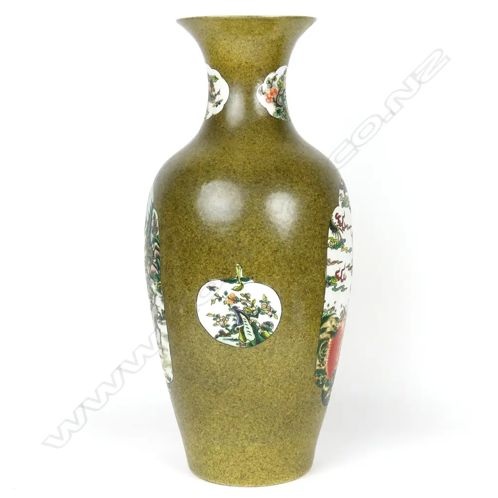 A Chinese famille verte vase Image 1++
