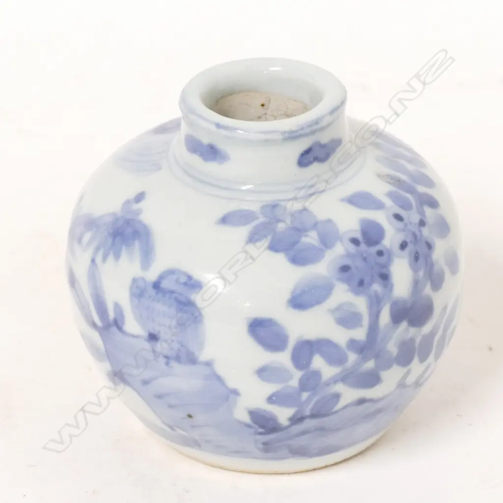 A Chinese Ming-style blue and white small jarlet Image 1++
