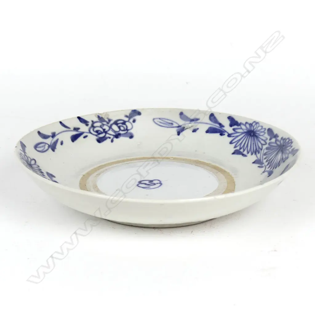 A Chinese porcelain shallow bowl Image 1++