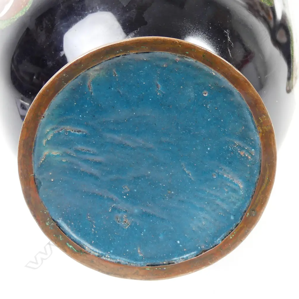 A pair of massive Chinese cloisonné vases Image 1++