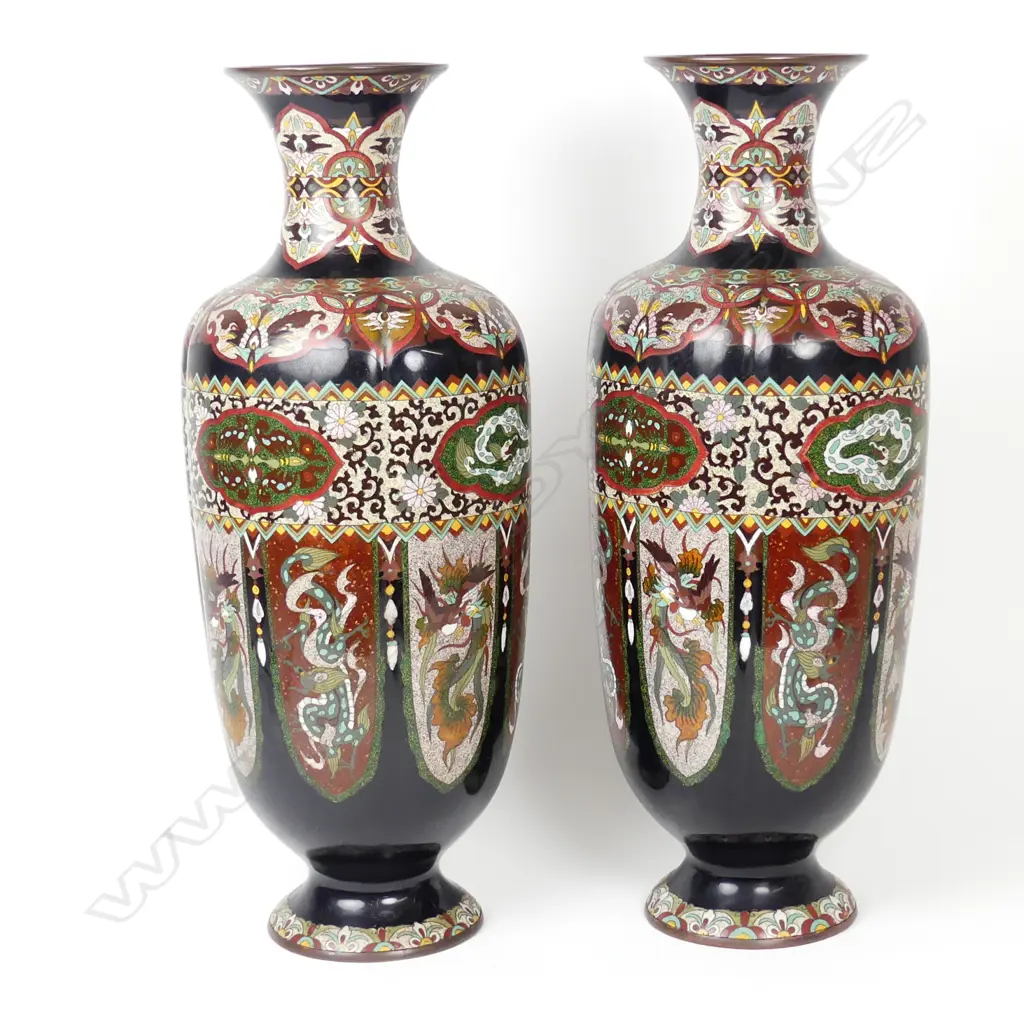 A pair of massive Chinese cloisonné vases Image 1++