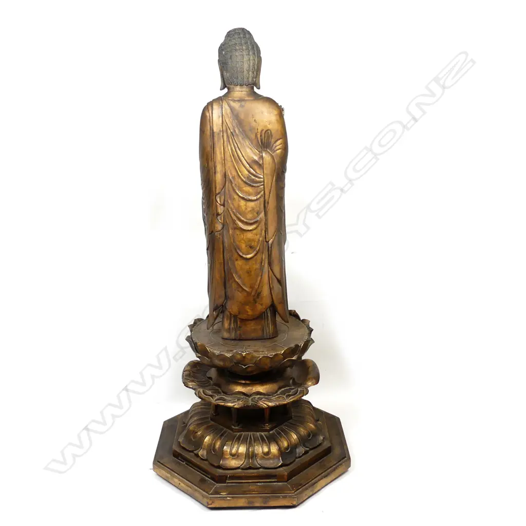 A large old impressive figure Image 1++