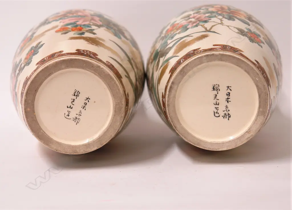 A pair of c.1880 Japanese mirror matched decorated vases signed Kinkozan Image 1++