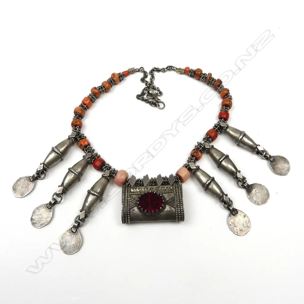 An ethnic Yemeni necklace Image 1++