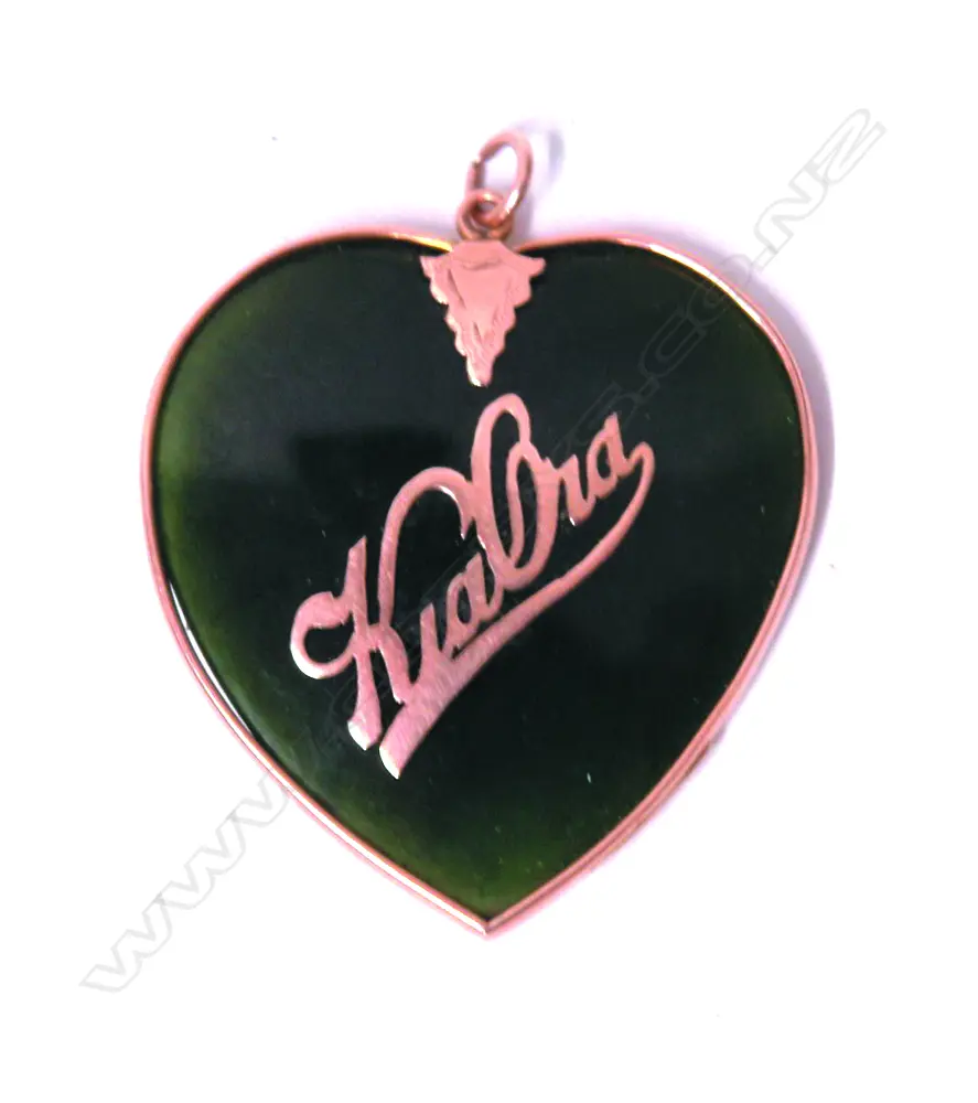 An early 20thC N.Z. Stewart Dawson & Co. nephrite and rose gold 'Kia Ora' heart pendant Image 1++
