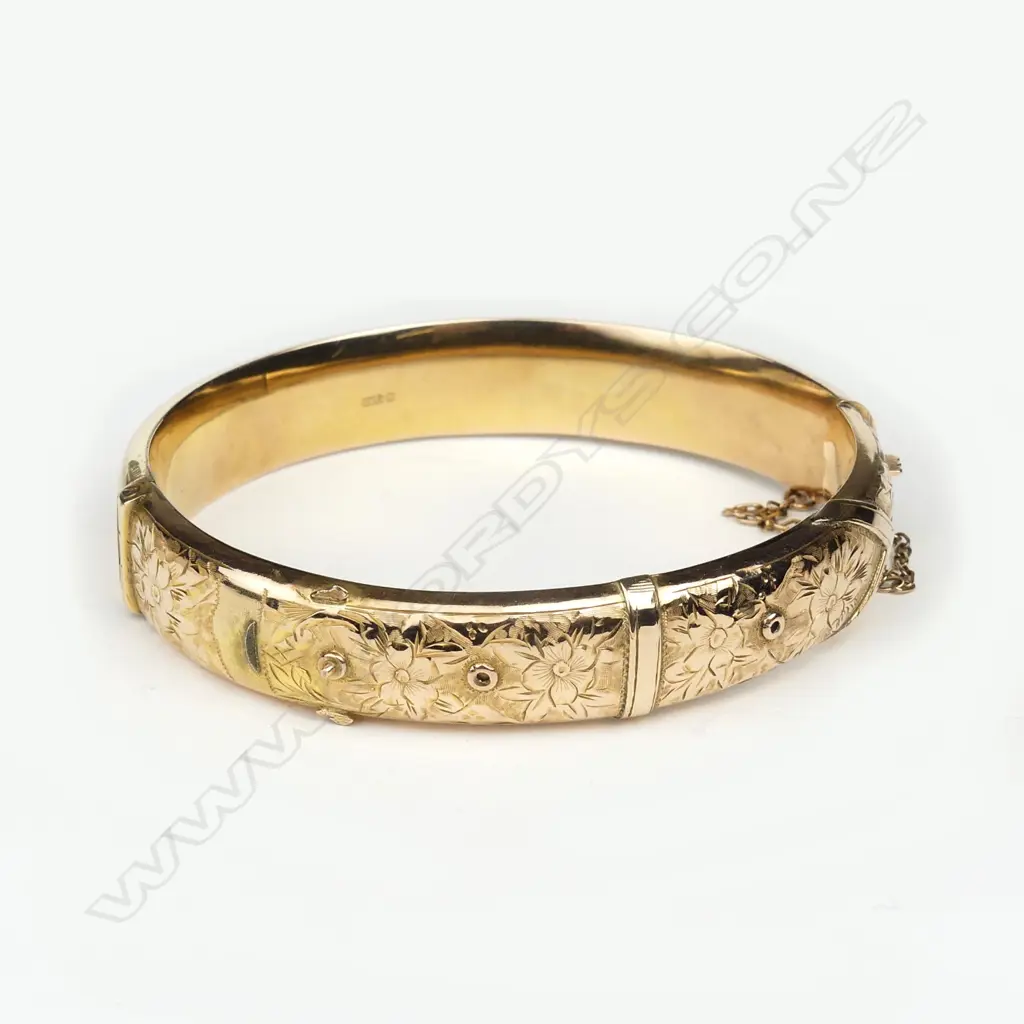 A vintage 9ct rose gold half hinged bangle Image 1++