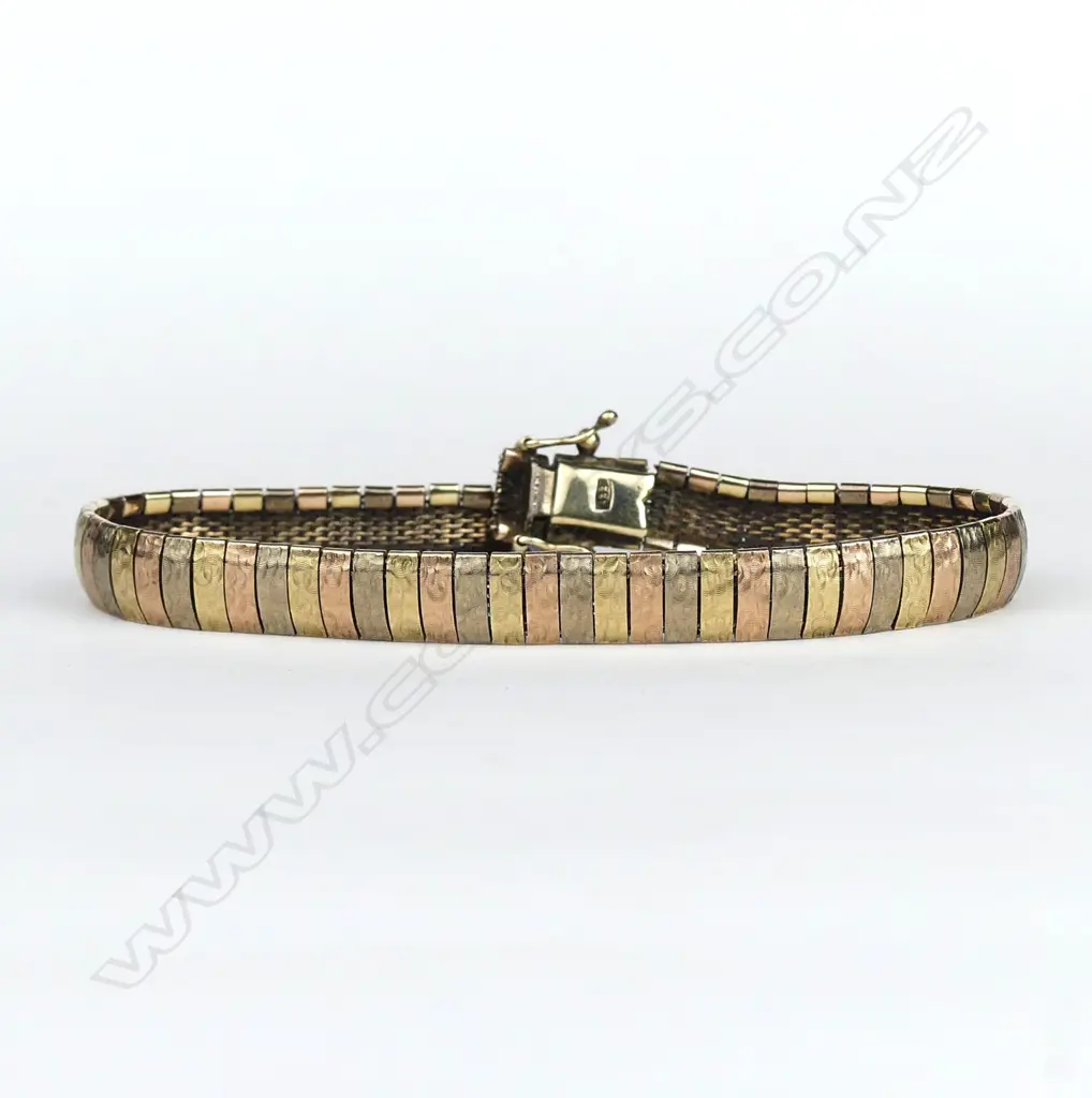 A mid-20thC German .333 (8ct.) gold tri-colour bracelet Image 1++