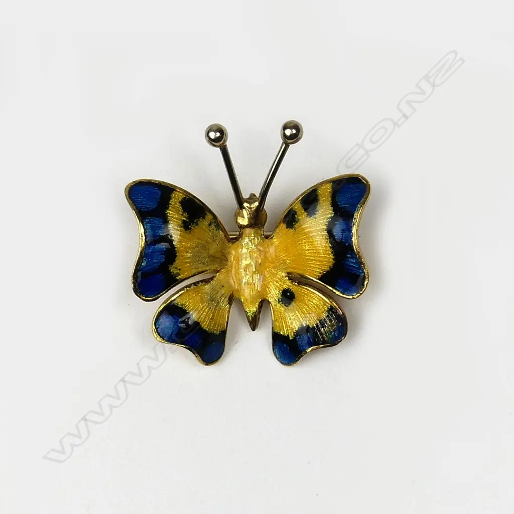 A vintage Italian 18ct. yellow gold and enamelled butterfly brooch Image 1++