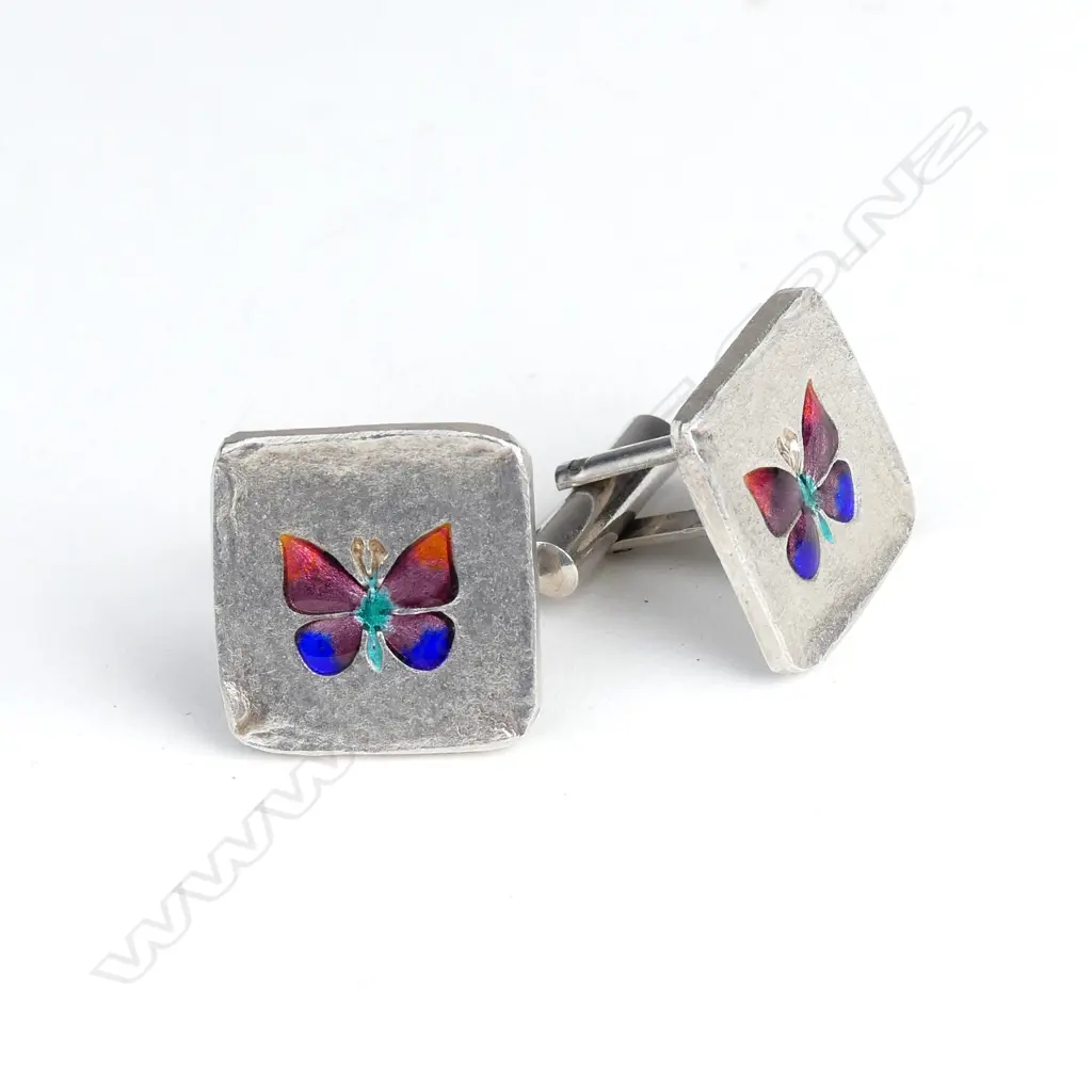 A pair of Chinese silver and enamel cufflinks Image 1++
