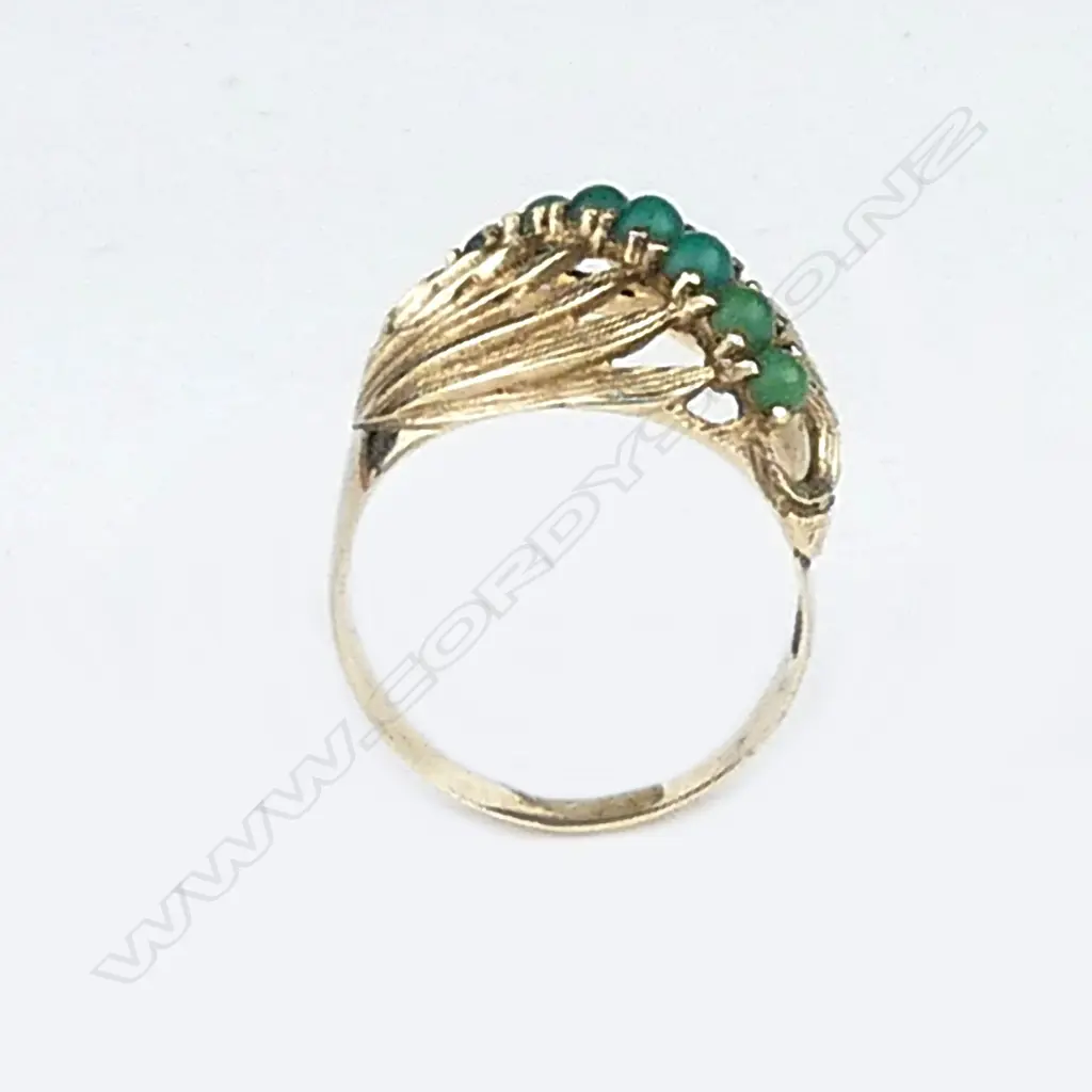 A retro 9ct gold and turquoise ring Image 1++