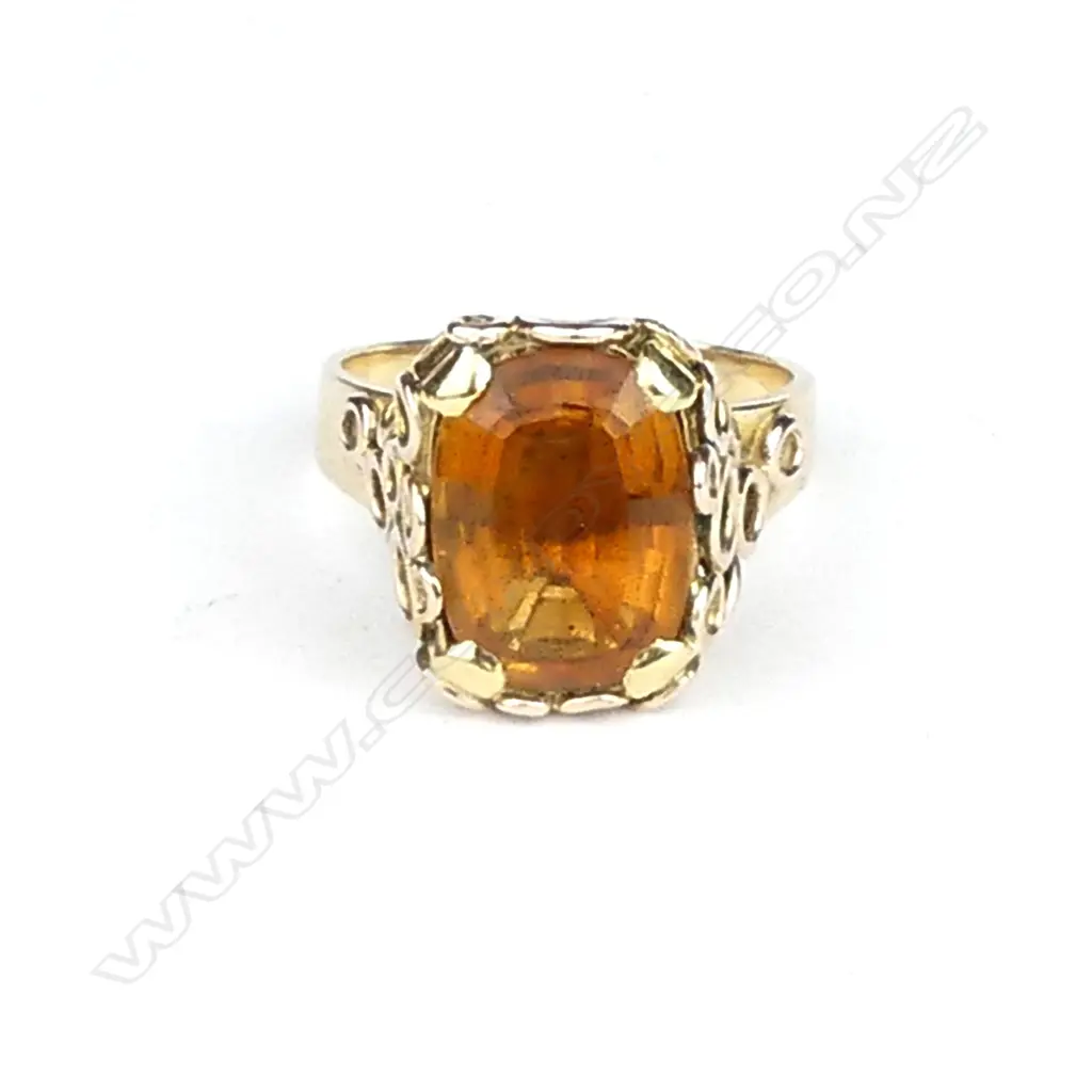 A retro 9ct gold and citrine ring Image 1++