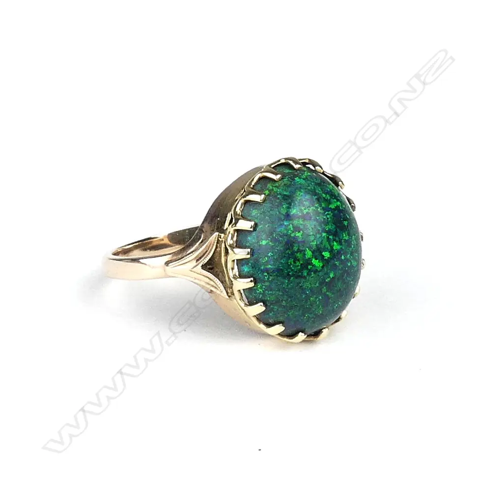 A retro 9ct gold and opal ring Image 1++