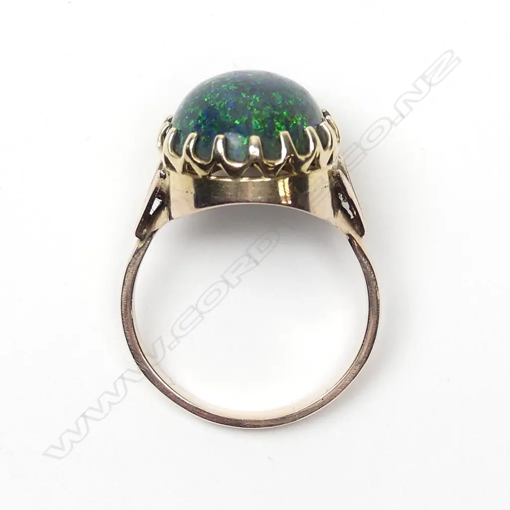 A retro 9ct gold and opal ring Image 1++