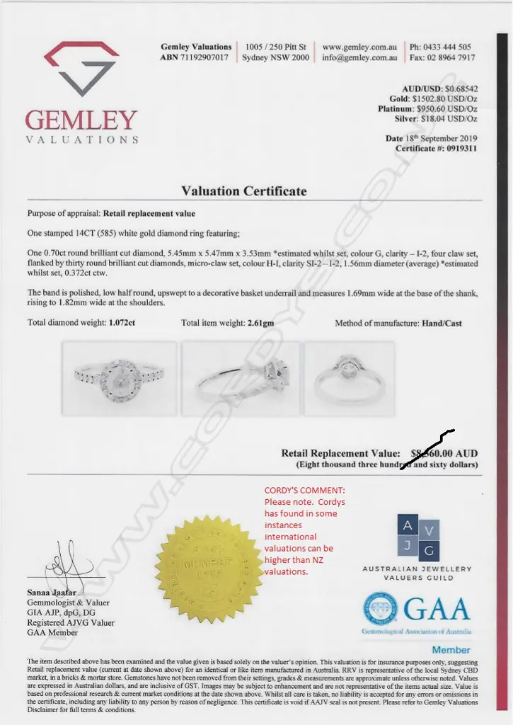 A 14ct white gold and diamond ring Image 1++