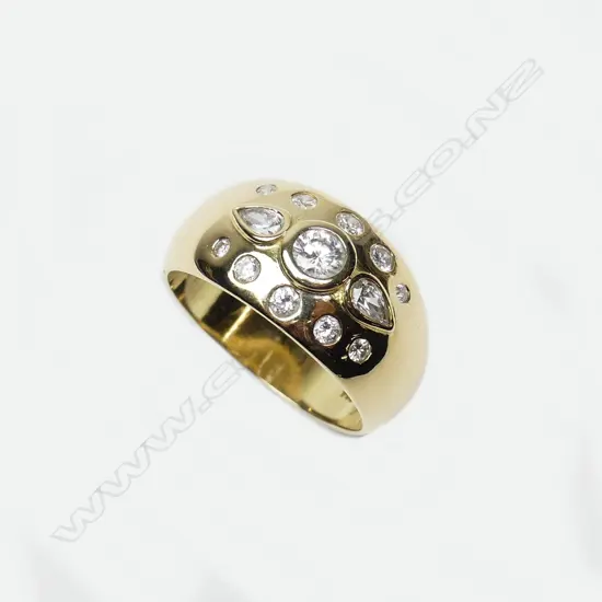 An 18ct gold and diamond dress ring