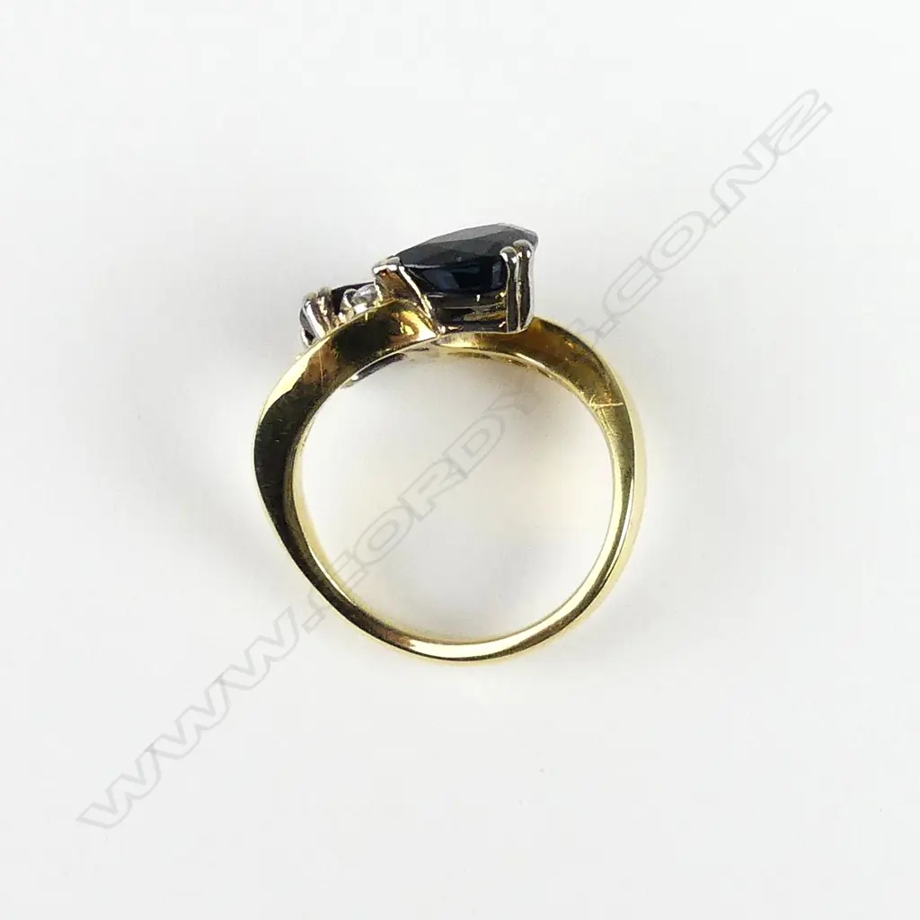 A vintage 18ct. sapphire and diamond ring Image 1++