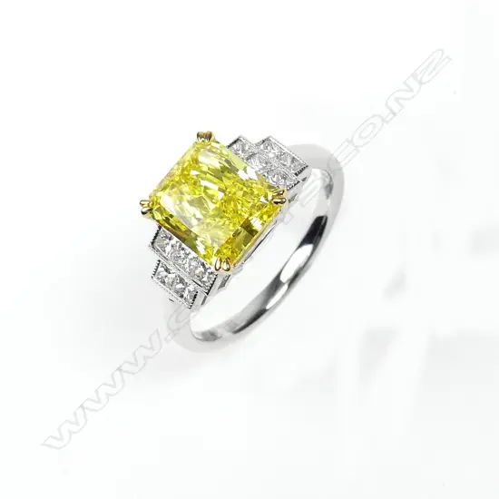 An 18ct white gold and diamond ring