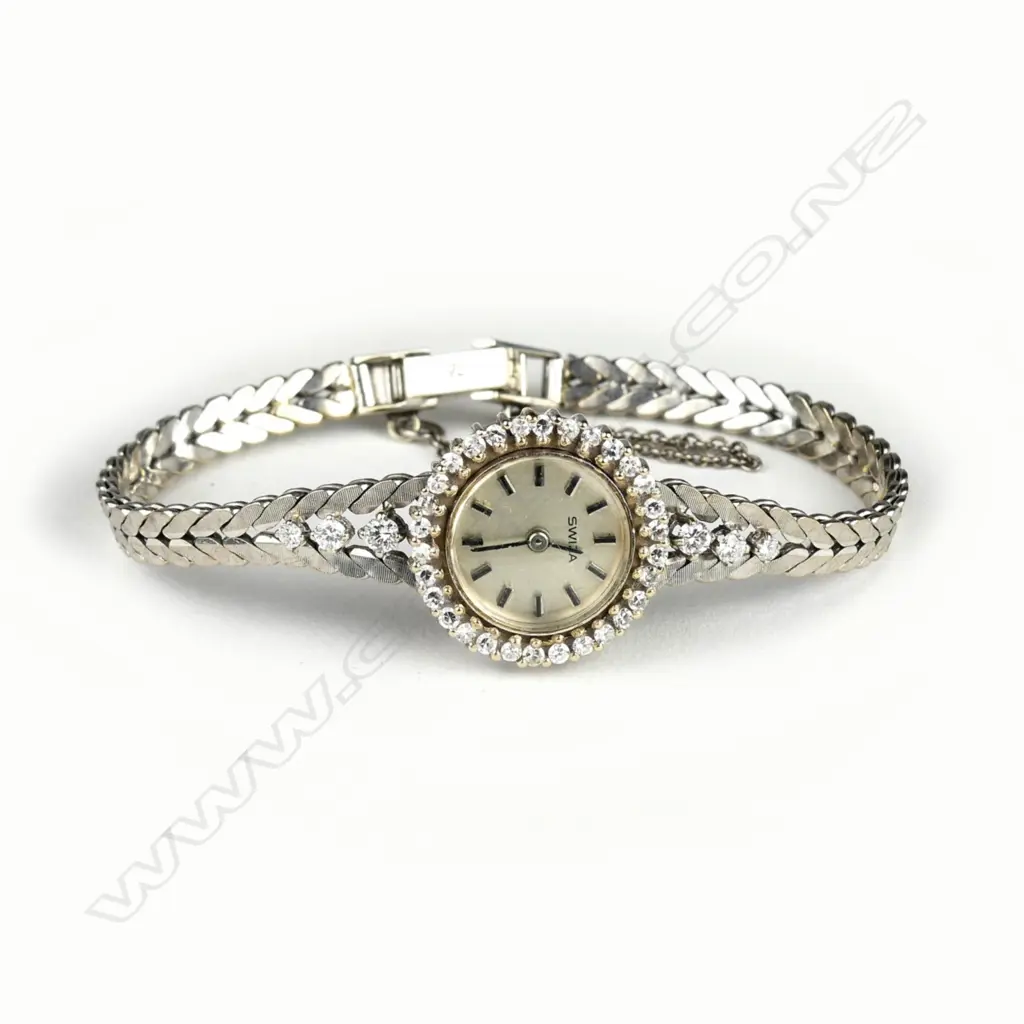 A lady's 18ct white gold and diamond wristwatch Image 1++
