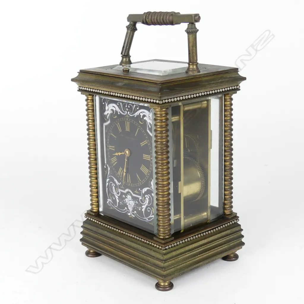A large brass cased carriage clock Image 1++