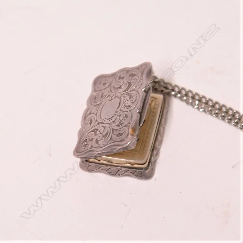 A Victorian silver vinaigrette Image 1++