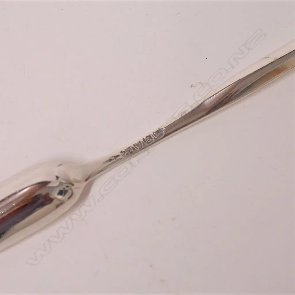 A George III silver double-ended marrow scoop Image 1++