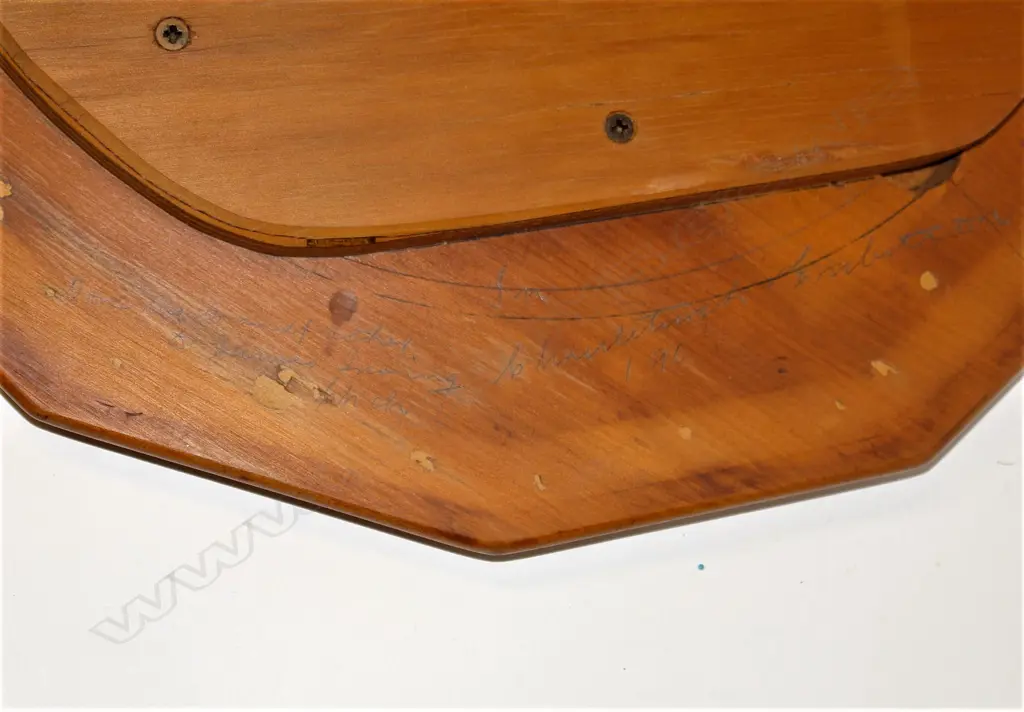 An early 20thC N.Z. inlaid woods side table Image 1++