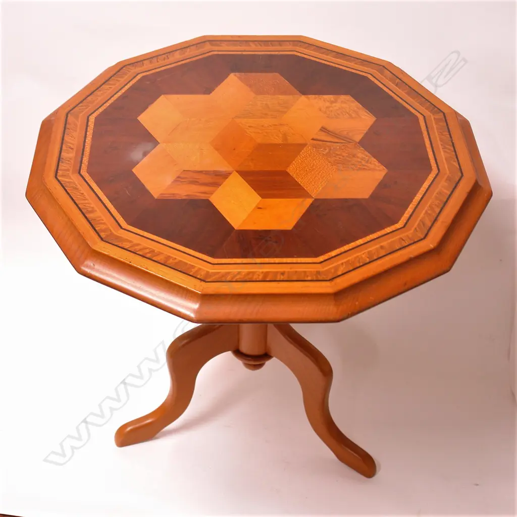 An early 20thC N.Z. inlaid woods side table Image 1++