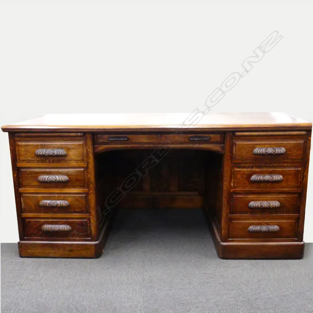 An early 1900s oak double pedestal desk Image 1++