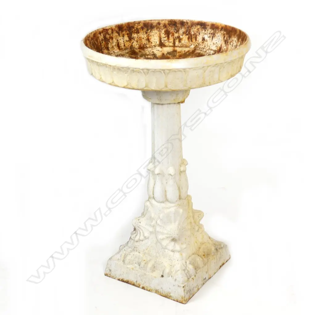 A cast iron birdbath/planter Image 1++