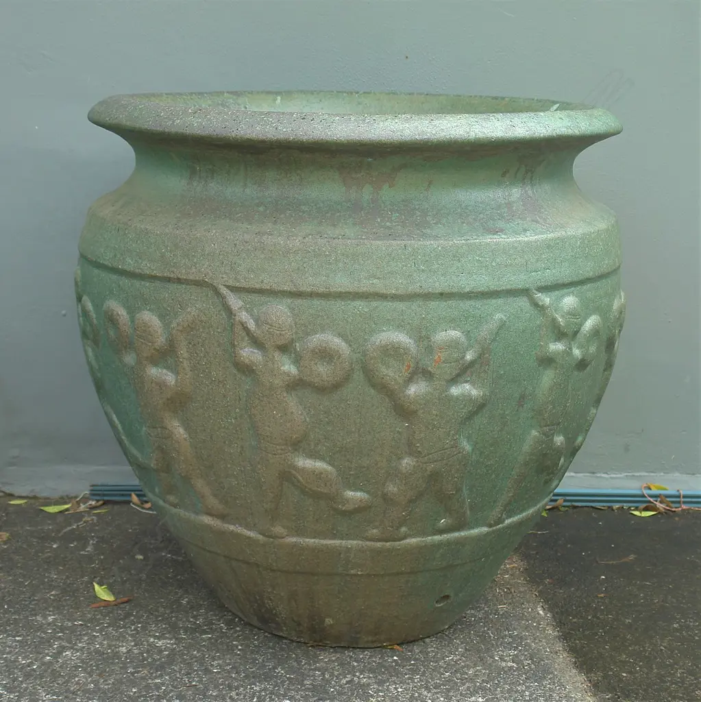 A large and impressive green salt glazed garden pot Image 1++