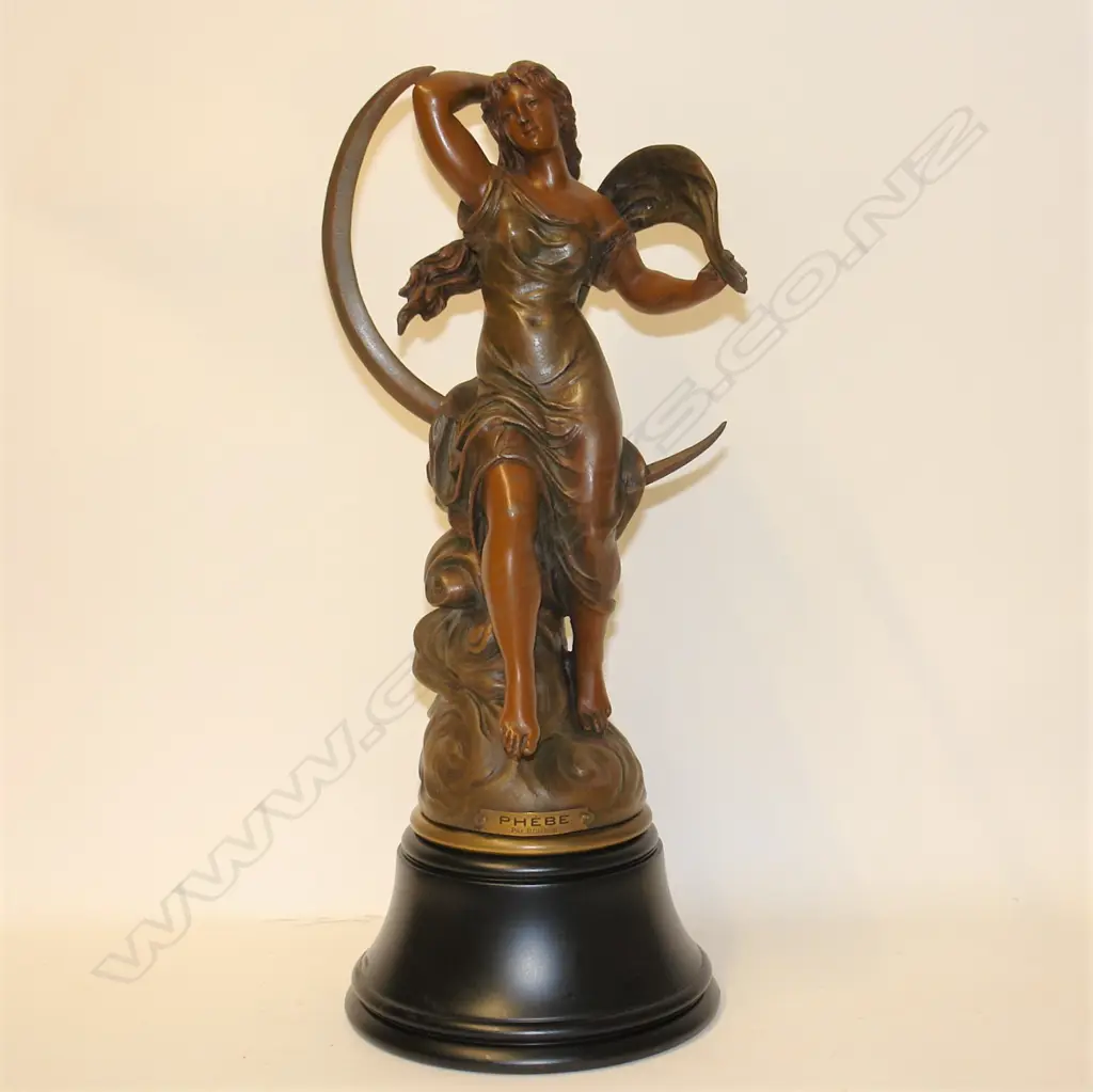 A spelter bronze figurine 'Phebe' Image 1++