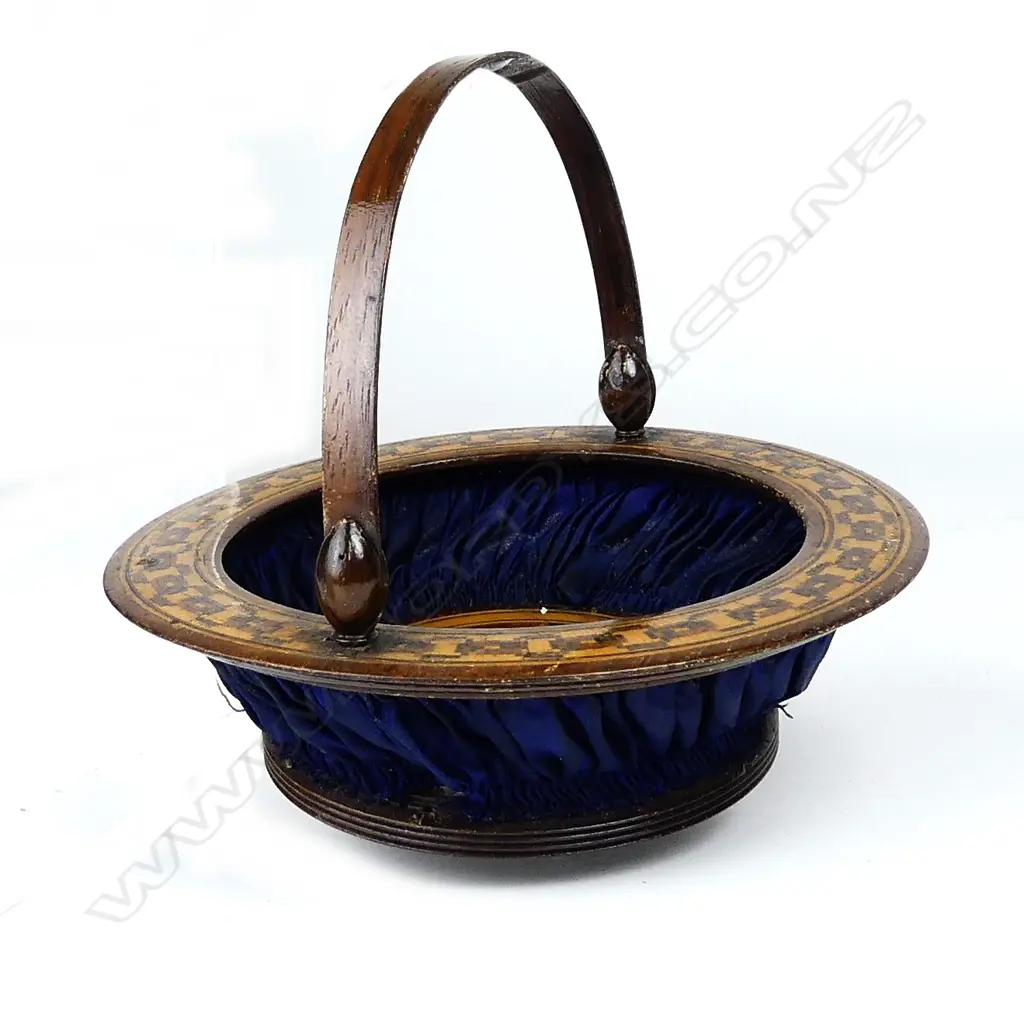 A Victorian Tunbridge ware basket Image 1++