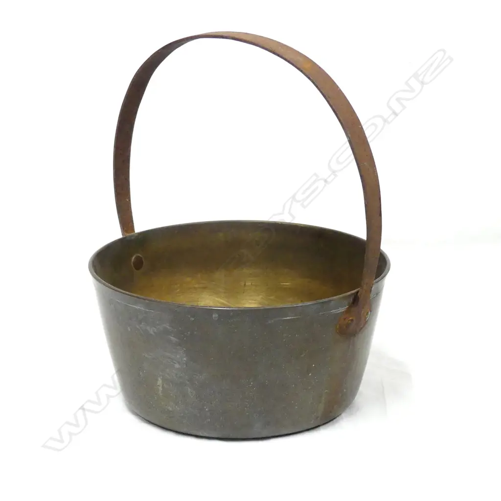 A Victorian cast brass jam pan Image 1++