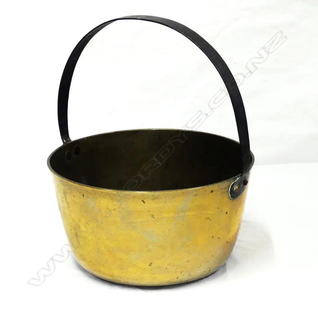 A Victorian cast brass jam pan Image 1++