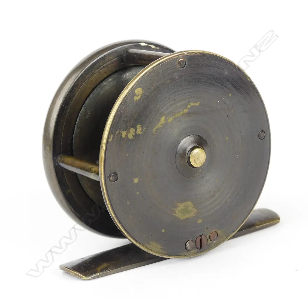 A good 2¼" Army Navy brass fly reel Image 1++