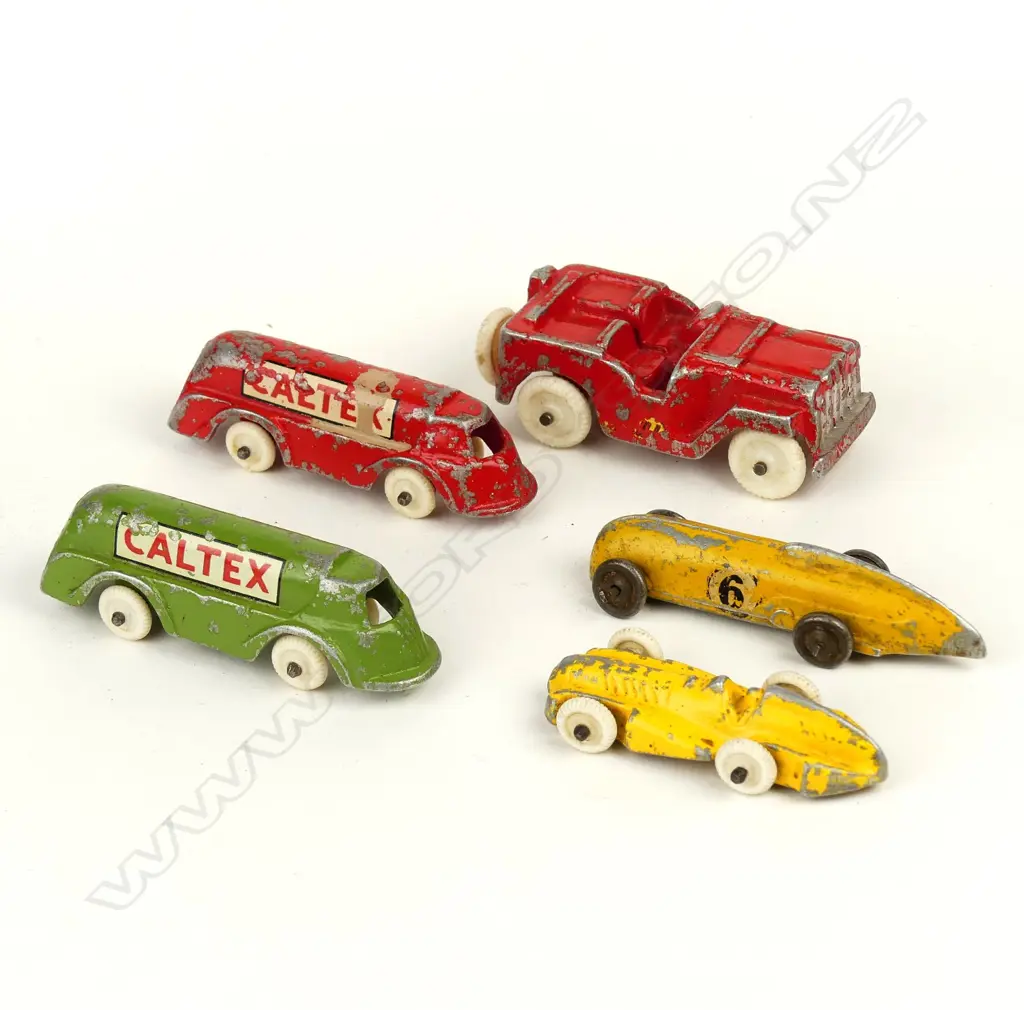 Five vintage small Fun-Ho vehicles Image 1++
