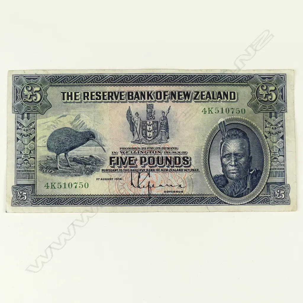 A £5 Reserve Bank of New Zealand banknote Image 1++
