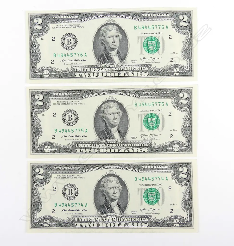 Three UNC US$2 banknotes Image 1++