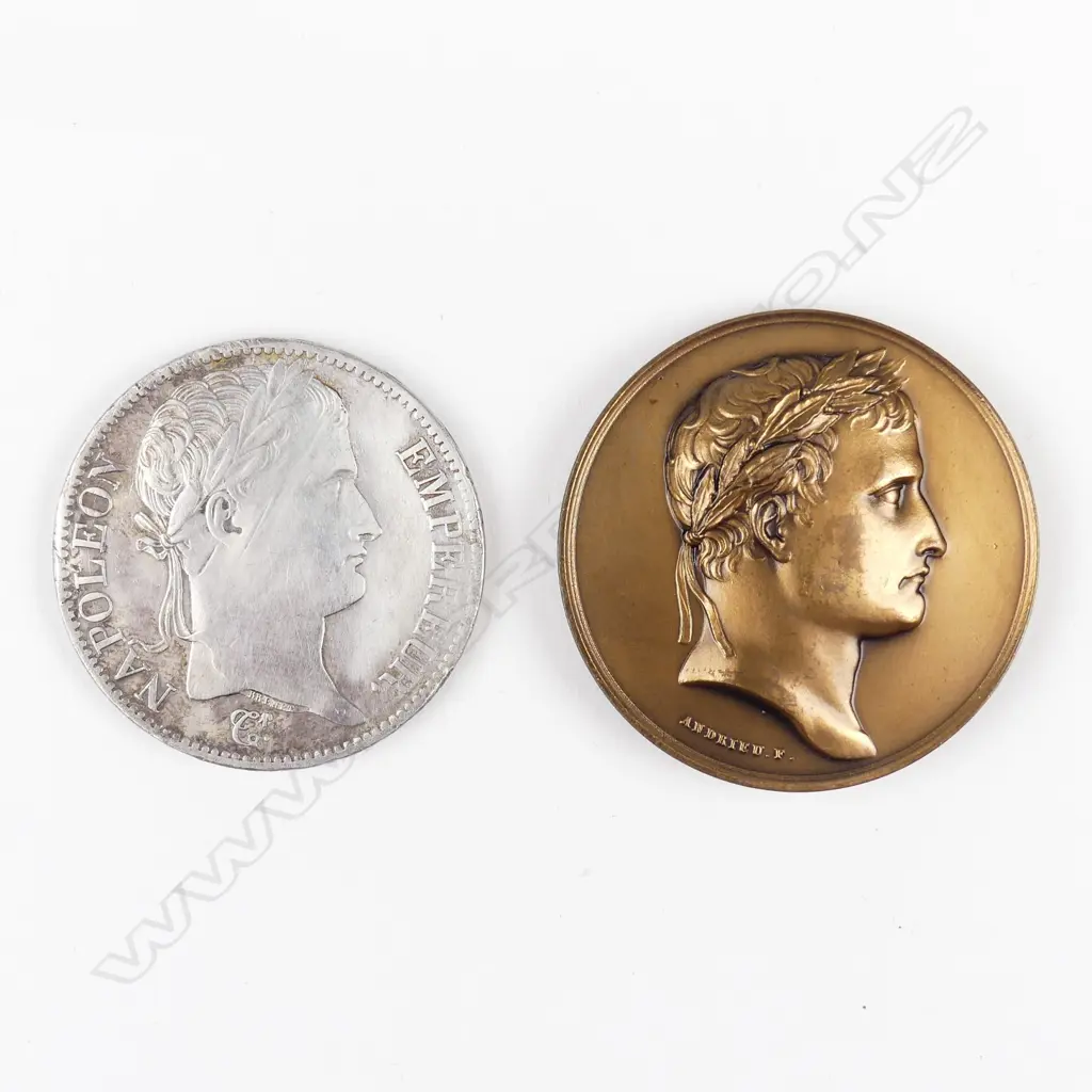 An 1880s bronze Paris Mint restrike of the Légion d'honneur medallion Image 1++