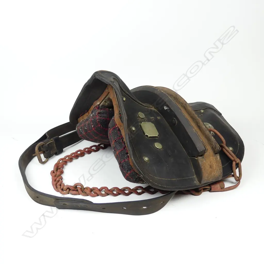 A W.W.I gun carriage saddle Image 1++