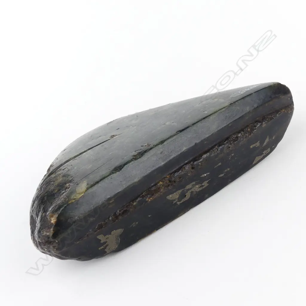 An old Maori stone tooled pounamu cobble Image 1++