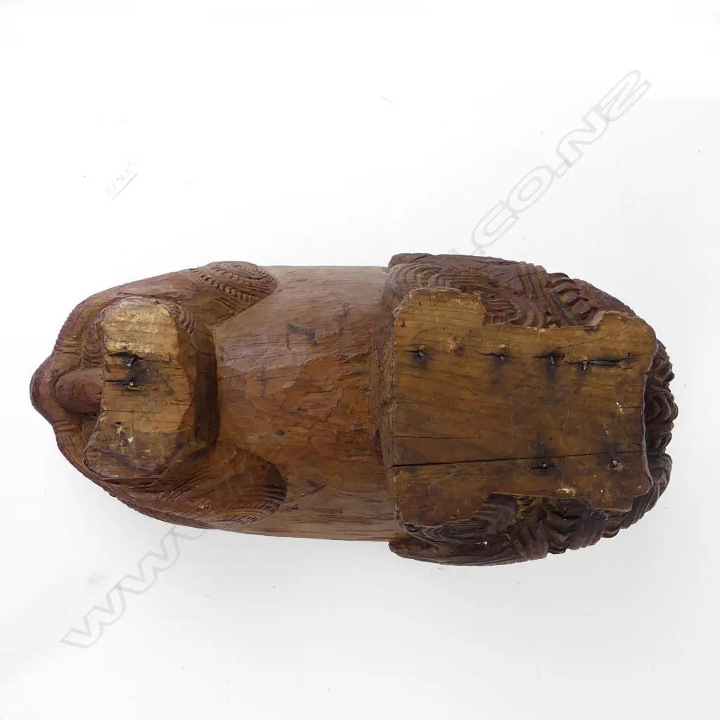 A 19thC Maori carved Kumete Image 1++