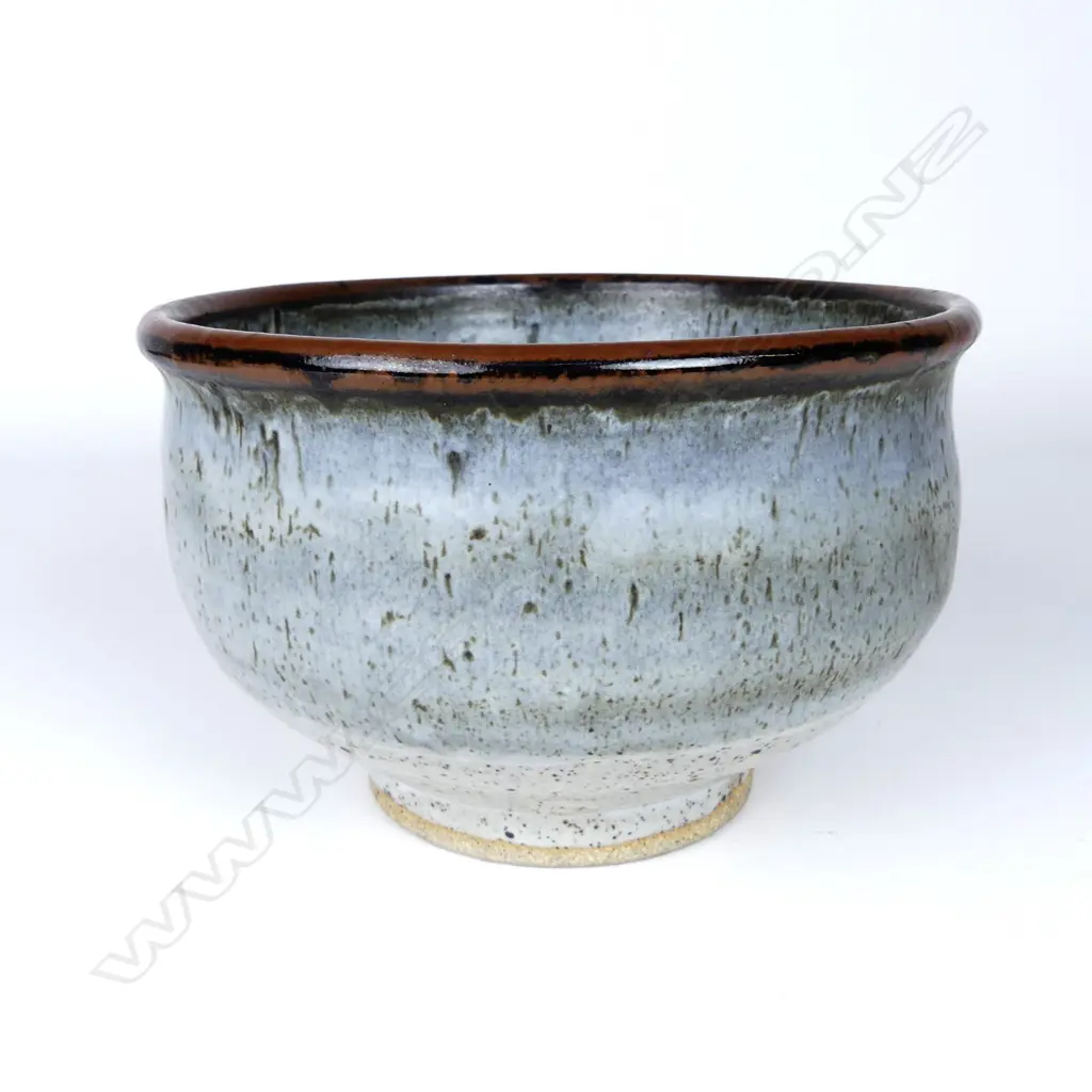 Len Castle deep bowl Image 1++