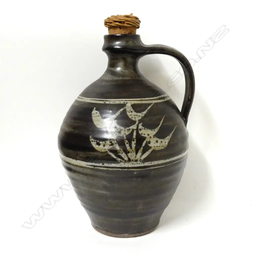 Mirek Smisek wine bottle Image 1++