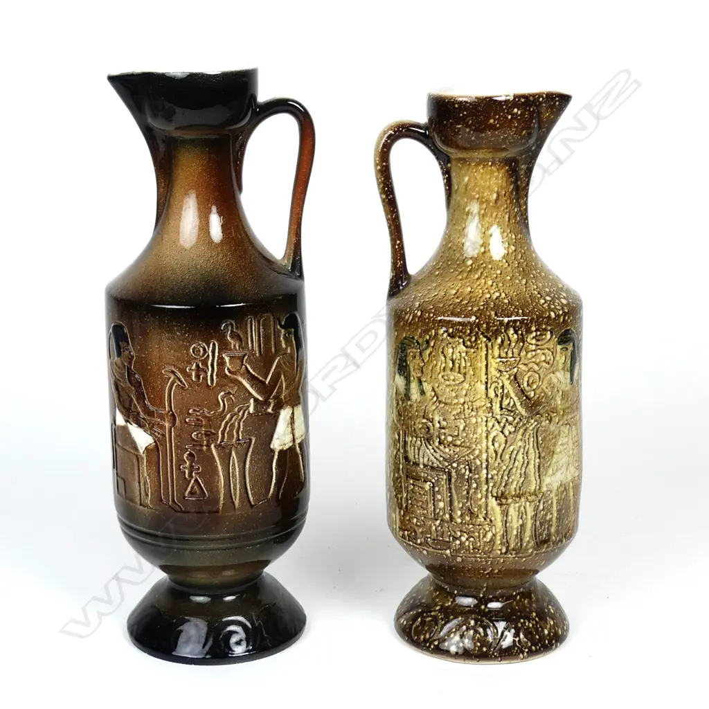 Two Titian Aquila pottery jugs Image 1++