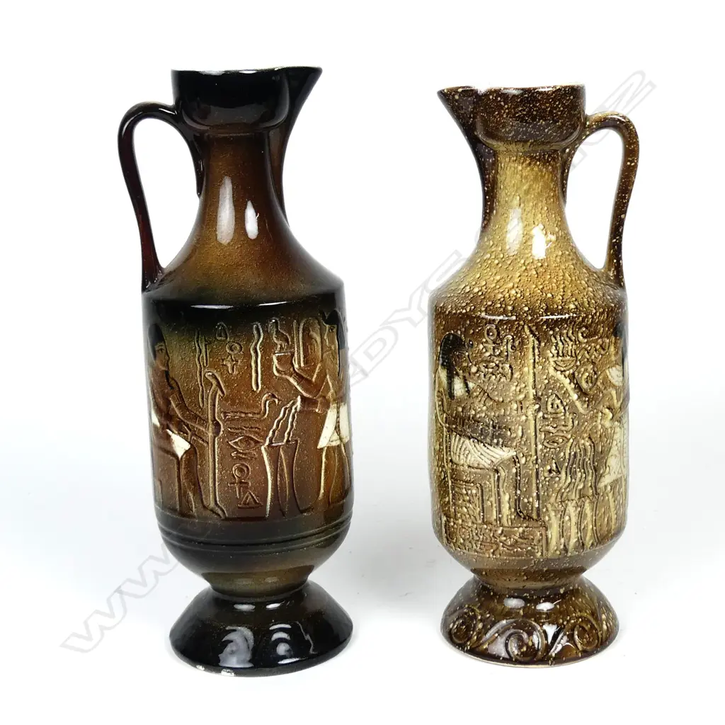 Two Titian Aquila pottery jugs Image 1++