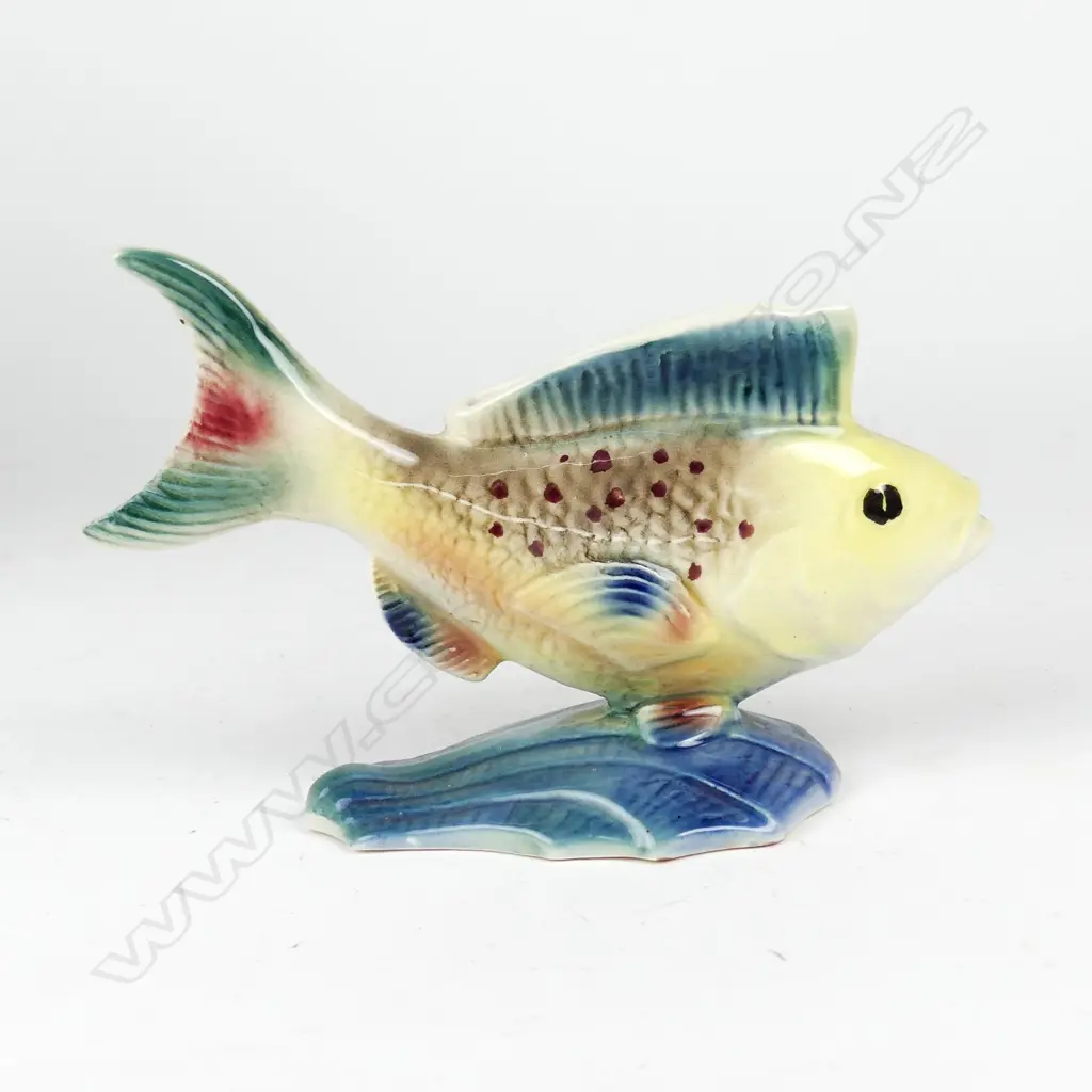 A Titian Studios fish vase Image 1++