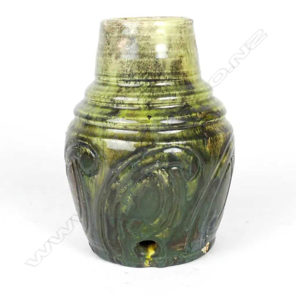 A scarce Briar Gardner vase shaped lamp base Image 1++