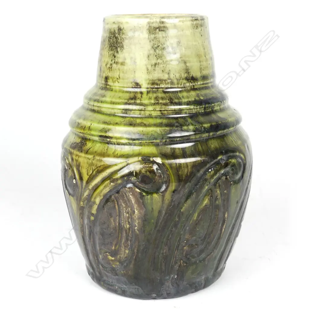 A scarce Briar Gardner vase shaped lamp base Image 1++